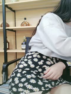 亲嘴扒胸摸屁股激烈视频【中法情侣性爱日记】浴室站炮后入美臀好舒服