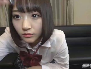 大学生超美小姐姐！黑丝美腿！搔首弄姿诱惑，假屌磨蹭多毛骚逼，抓着炮友JB一顿舔，很喜欢吃屌